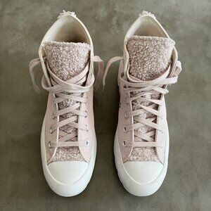 Converse Chuck Taylor Women's Lugged High Top Blush Rose Pink Sneakers Fur Sz 8